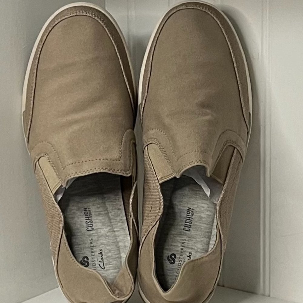 Cloudsteppers by Clarks Step Padded Insole Canvas Loafers in Sand Size 8